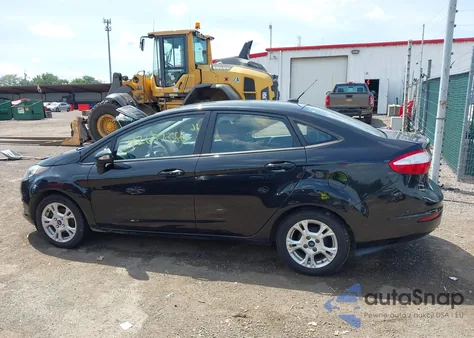 2014 Ford Fiesta Se z USA, uszkodzony, nr VIN 3FADP4BJXEM105441